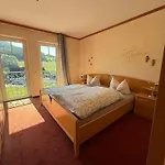 Haus Sonnenschein Ξενοδοχείο με διαμερίσματα 3*